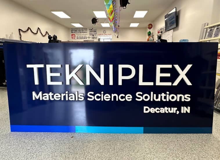 Custom dimensional letters